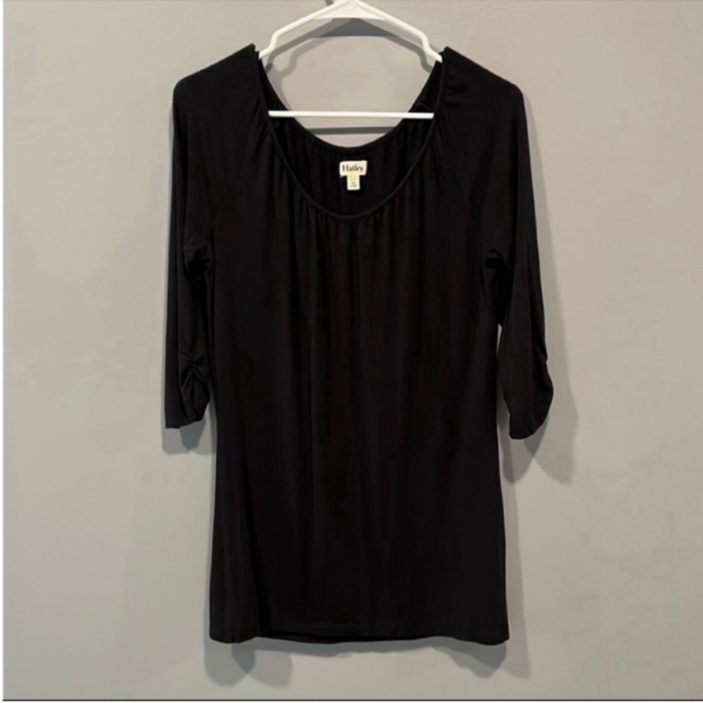 Hatley Size Medium Round Neck Blouse in Black